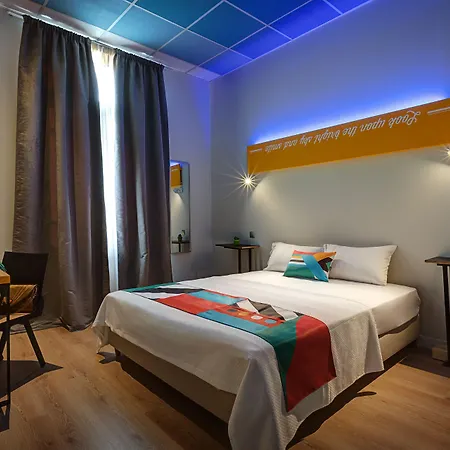 Colors Ladadika Daire