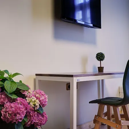 Colors Ladadika 公寓 *